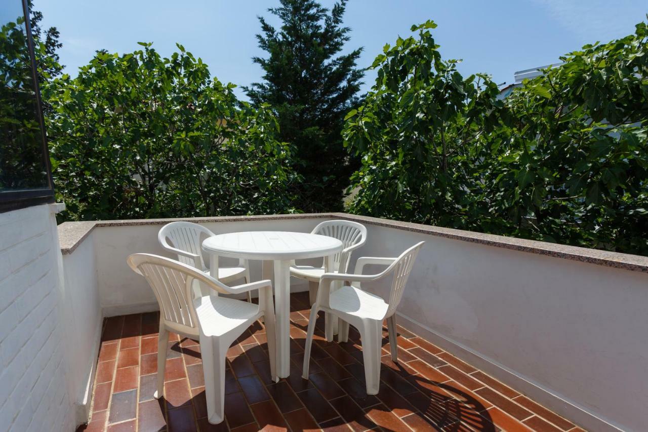 Apartman Jezevac คิร์ก ภายนอก รูปภาพ