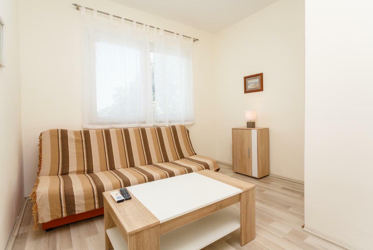 Apartman Jezevac คิร์ก ภายนอก รูปภาพ