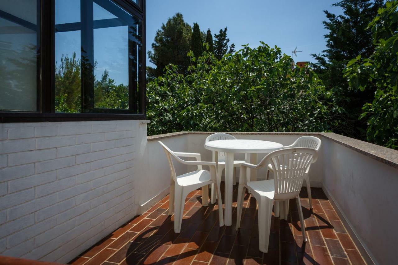 Apartman Jezevac คิร์ก ภายนอก รูปภาพ