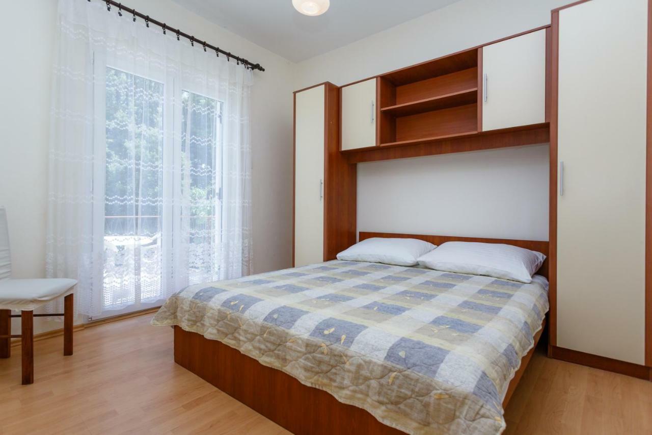 Apartman Jezevac คิร์ก ภายนอก รูปภาพ