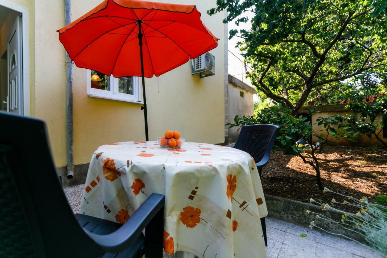 Apartman Jezevac คิร์ก ภายนอก รูปภาพ