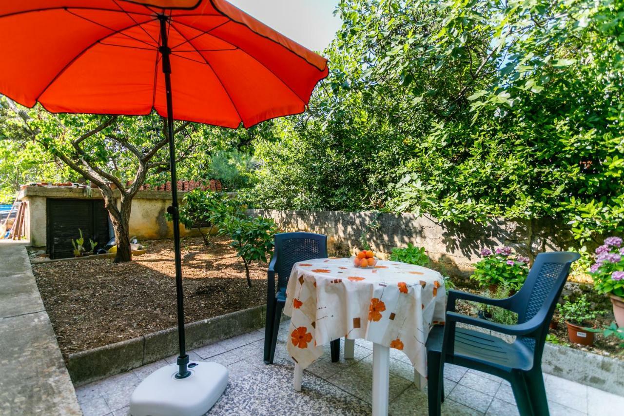 Apartman Jezevac คิร์ก ภายนอก รูปภาพ